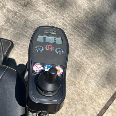 QUANTUM ~ Q6 Edge Electric Power Wheelchair