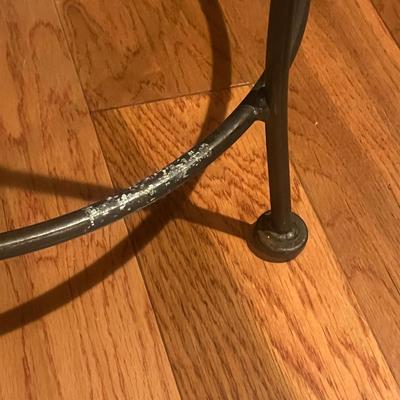 Swiveling Iron Bar Stools (BB-MG)
