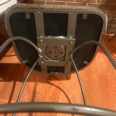 Swiveling Iron Bar Stools (BB-MG)