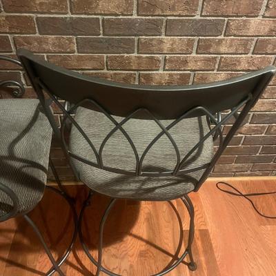 Swiveling Iron Bar Stools (BB-MG)