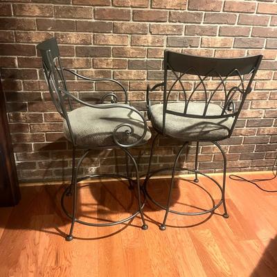 Swiveling Iron Bar Stools (BB-MG)