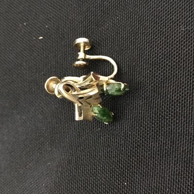 Vintage Jade stone Goldfield screw on earrings