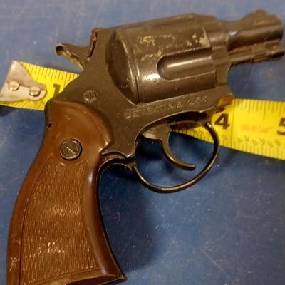 LOT 73 DETECTIVE 250 TOY GUN