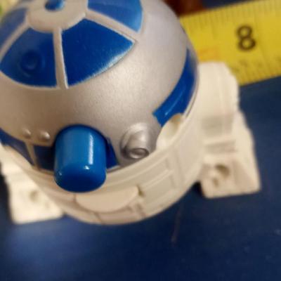 LOT 77 - 14 STAR WARS TOYS
