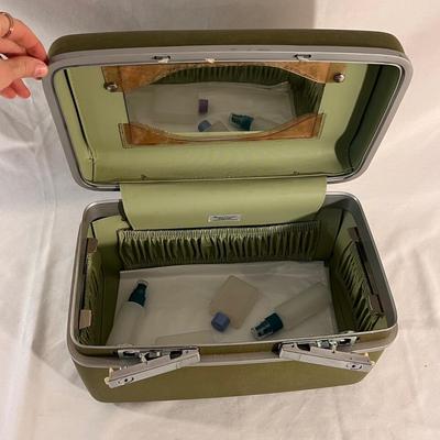Vintage Royal Traveller and Samsonite Luggage (B1-DZ)