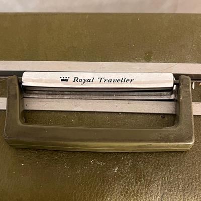 Vintage Royal Traveller and Samsonite Luggage (B1-DZ)