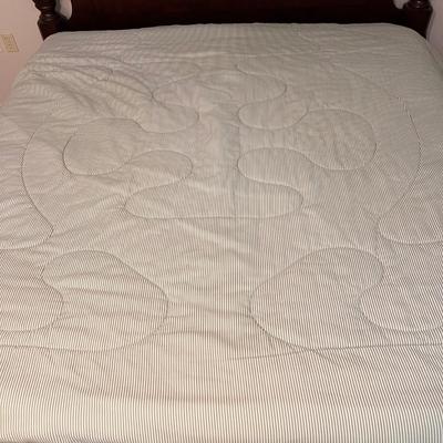 Three Sets of King Size Comforters & Decorative Pillows (B1-DZ)