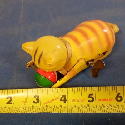 LOT 83 OLD ROLL OVER TOY CAT