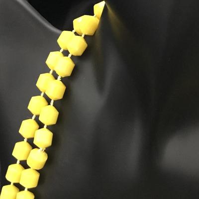 Yellow long beaded necklace