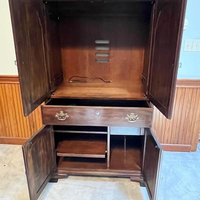 DREXEL ~ Vtg. Cherry Entertainment Armoire