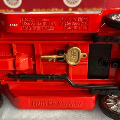 1916 STUDEBAKER PICKUP DIE CAST METAL BANK