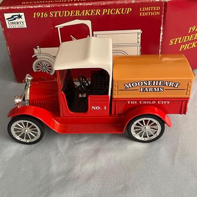 1916 STUDEBAKER PICKUP DIE CAST METAL BANK