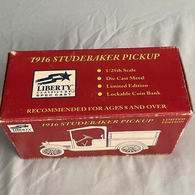 1916 STUDEBAKER PICKUP DIE CAST METAL BANK