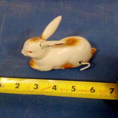 LOT 86 OLD TIN WIND UP RABBIT