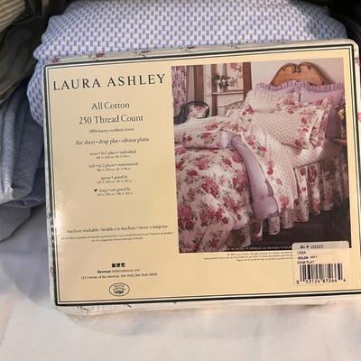 Michael Kors, Laura Ashley & More King Size Sheets (B1-DZ)