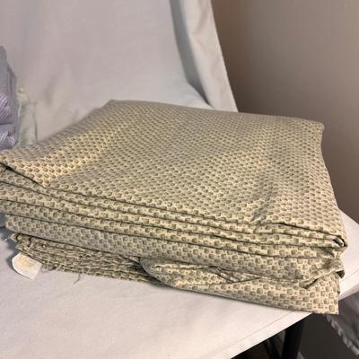 Michael Kors, Laura Ashley & More King Size Sheets (B1-DZ)