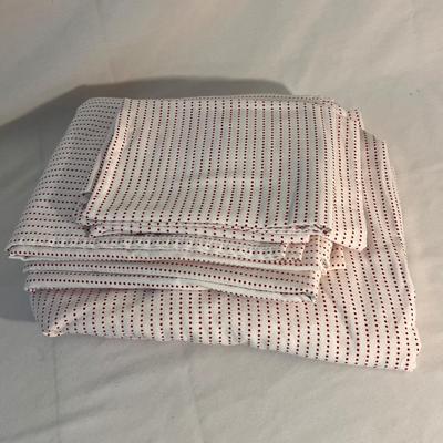 Michael Kors, Laura Ashley & More King Size Sheets (B1-DZ)