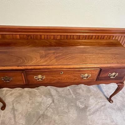 Queen Anne Style Mahogany Side Board/Buffet Table ~*Read Details