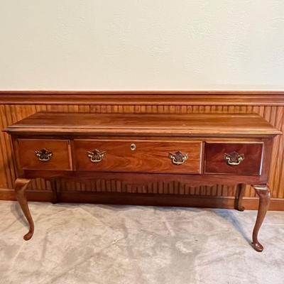 Queen Anne Style Mahogany Side Board/Buffet Table ~*Read Details