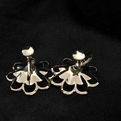 Gold tone vintage clip on flower earrings