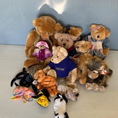 128 - Stuffed bears, a monkey and more!!