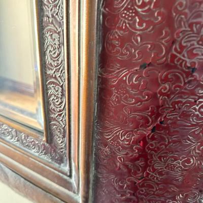 Large scale Framed mirror (measurements in photos)