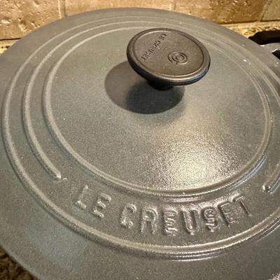 Le Creuset 3.5 qt. Pot, 10" Iron skillet, Painted trivet