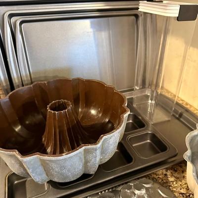 Bakeware including, sheet pans, 2 bundt pans, Cake pan from Williams-Sonoma