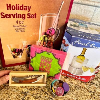 Holiday serving set, Wine opener, napkins, wine chiller