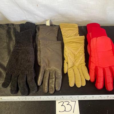 Lady’s Gloves