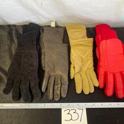 Lady’s Gloves