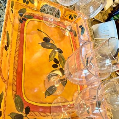 Plastic tray and wine glasses