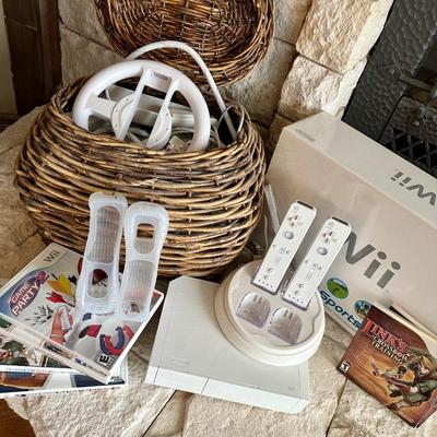 Wii player, games and accessories (Everything in photos)
