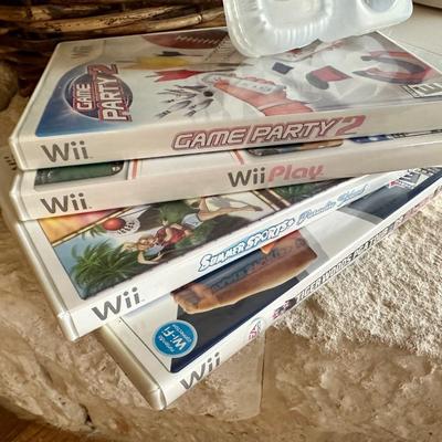 Wii player, games and accessories (Everything in photos)