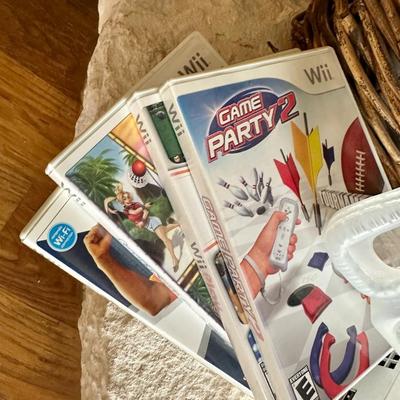 Wii player, games and accessories (Everything in photos)