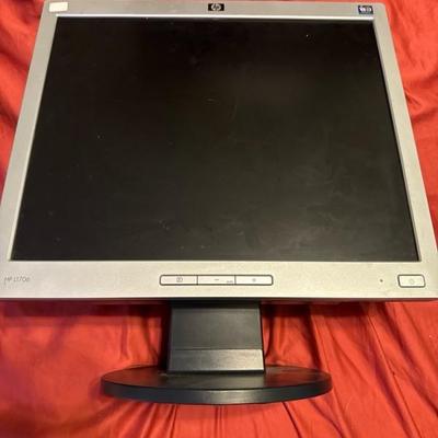 HPL1706 17 inch monitor w/ power cord lot of (6)