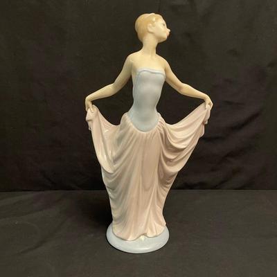 1979 Lladro Dancer (DR-SS)