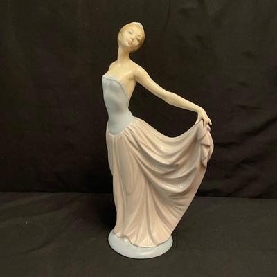1979 Lladro Dancer (DR-SS)