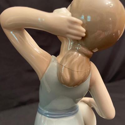 Girls with Hats & Bows by Lladro (DR-SS)