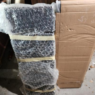 The Bombay Company Dining Room Table 66"x422"plus 2 14" Leaves