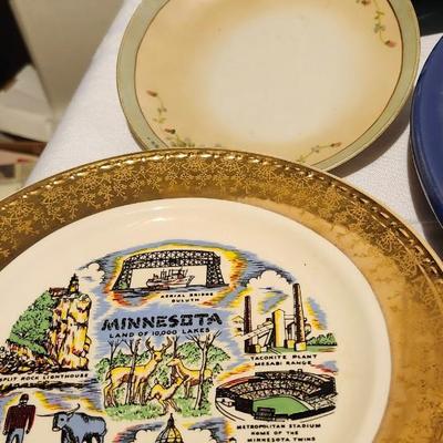 Mckee Jadeite Laurel Serving Bowl, Fiestaware