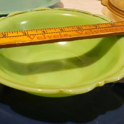 Mckee Jadeite Laurel Serving Bowl, Fiestaware