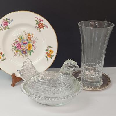 Beautiful vintage Coalport "Fragrance" bone China plate with clear glass nesting chicken and elegant vase