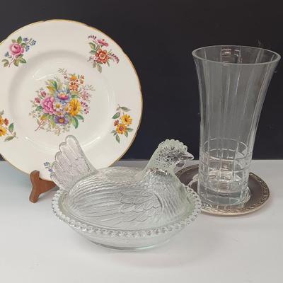 Beautiful vintage Coalport "Fragrance" bone China plate with clear glass nesting chicken and elegant vase