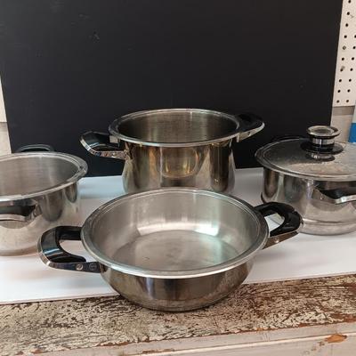 Four-piece 18-10 CR/NI Professional pot set with one lid