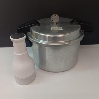 Mirro Matic Pressure cooker with manual food chopper