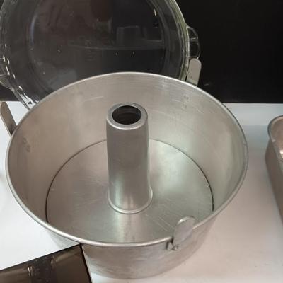 The ultimate chicken roaster with baking and roasting pans