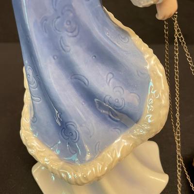 Danbury Mint’s Winter Walk & Springtime Stroll (DR-SS)