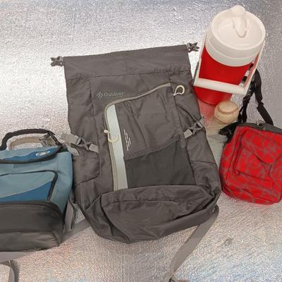Outdoor day pack with insulated lunch boxes and drink container