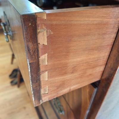dresser